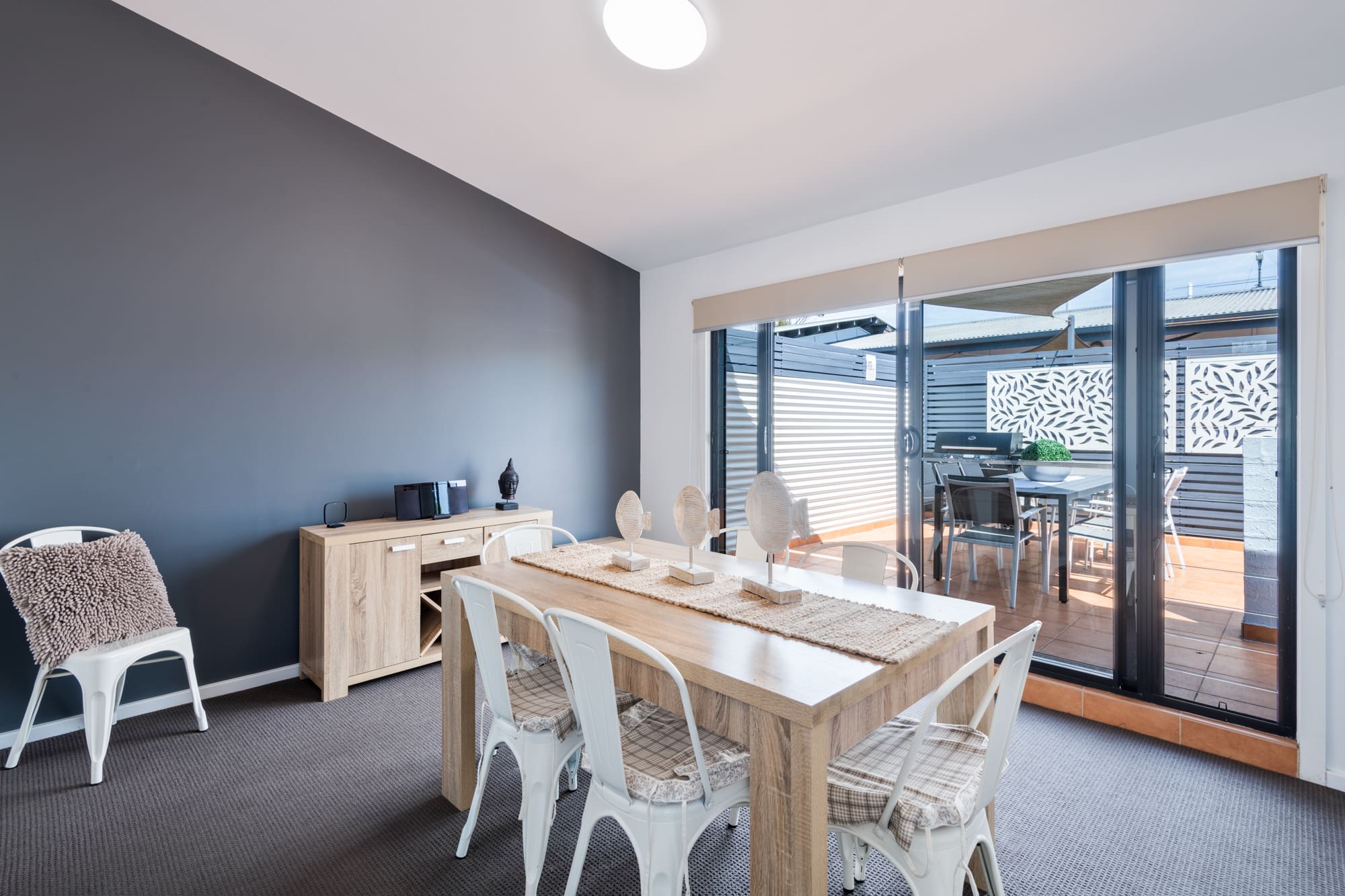 Nautilus Jervis Bay: dining room in Orion apartment accommodation in Huskisson