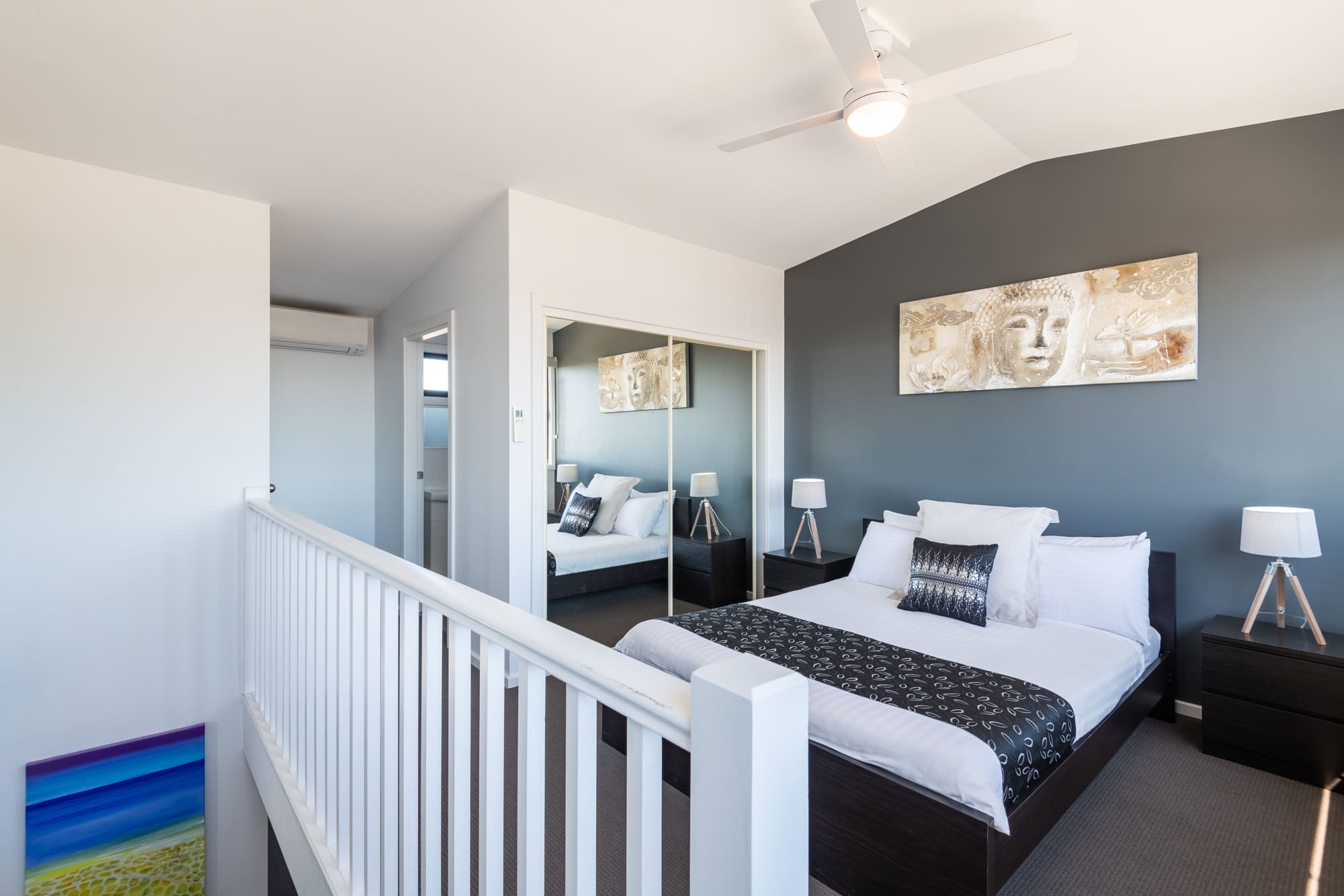 Nautilus Jervis Bay: Queen Bedroom ensuite in summercloud apartment Huskisson holiday accommodation