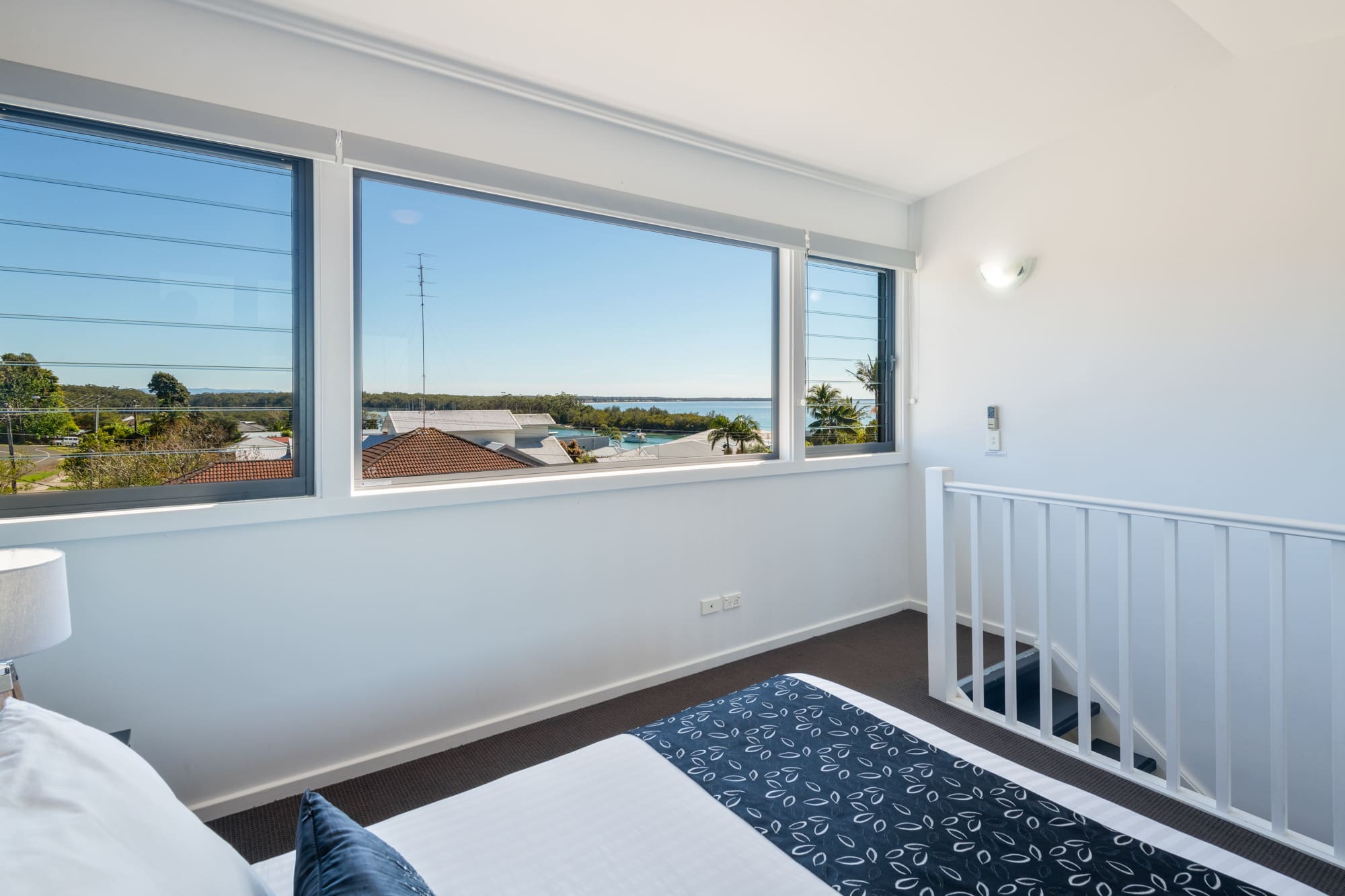 Nautilus Jervis Bay: Bedroom view in summercloud apartment Huskisson holiday accommodation